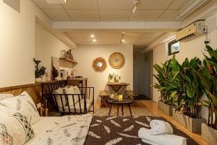 LittleCorner1*Shelter*HomeCinema*Free Laurdry Vacation rental in Hanoi