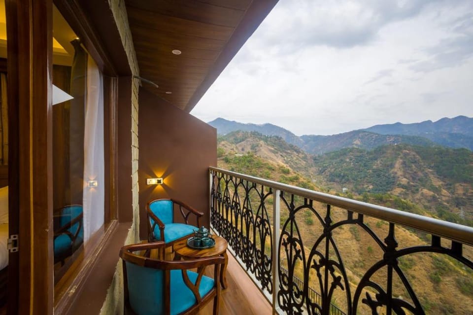 Pine Shadow Ville Hotel in Himachal Pradesh