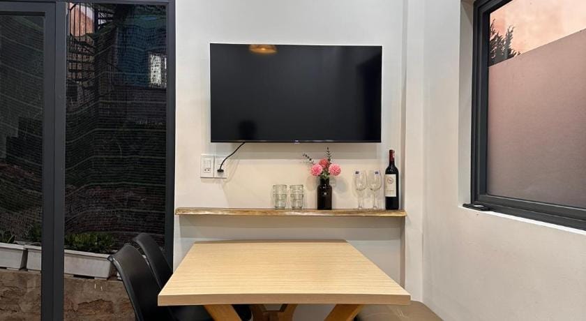 Gia Hạ House R0.3-Ban Công balcony  Apartment in Dalat