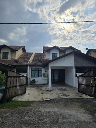 Damansara Kuantan Guest House Vacation rental in Terengganu, Malaysia