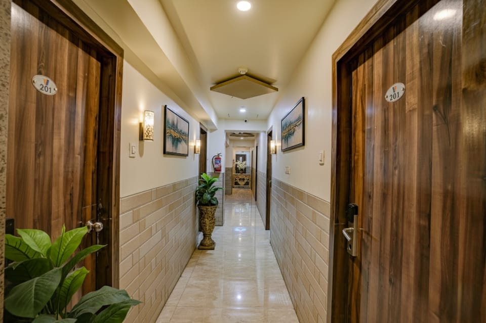 FabExpress Veera Residency Hotel in Mumbai