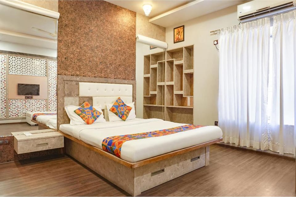 Via Star Light Hotel in Pune