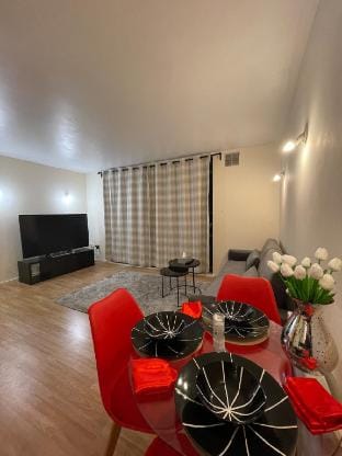 Misk Homes - Luxury Apartment Near City Airport! Apartment in Barking