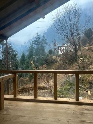 Magic Meadow Homestay and Cafe  Chalet in Himachal Pradesh