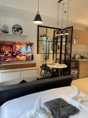 Skyline Views at Iloilo  Apartment in Iloilo City