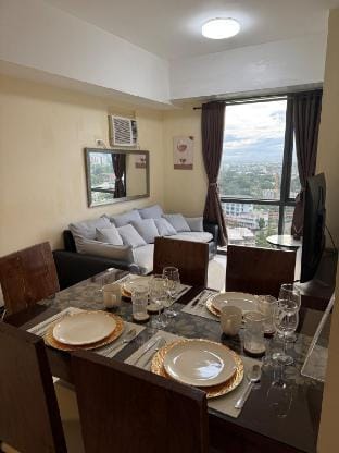 1BR Condo Near Venice Canal & BGC w/ Great View Vacation rental in Makati