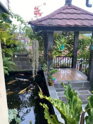 Rumah MOZA Near Terminal Bus Mendolo Vacation rental in Indonesia