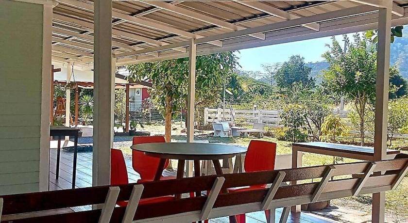 Mimi Homestay - มีมี่ โฮมสเตย์ วังรี นครนายก Country House in Laos