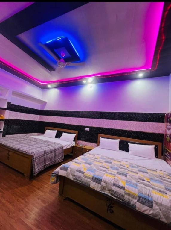 Goroomgo Milan Palace Near Ram Mandir Ayodhya Hotel in Uttar Pradesh