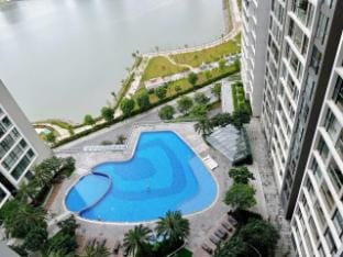 LUXURY 2BEDROOM IN VINHOME SKYLAKE NEAR KANGNAM Apartment in Laos
