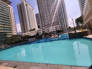 Cebu Solinea Tower1 in front of Ayala Vacation rental in Lapu-Lapu City