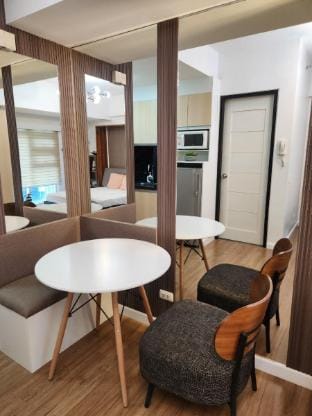 Cebu Solinea Tower1 in front of Ayala Vacation rental in Lapu-Lapu City