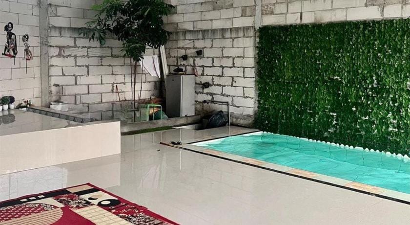 Guest House Brahu Syariah Bed and Breakfast in East Java