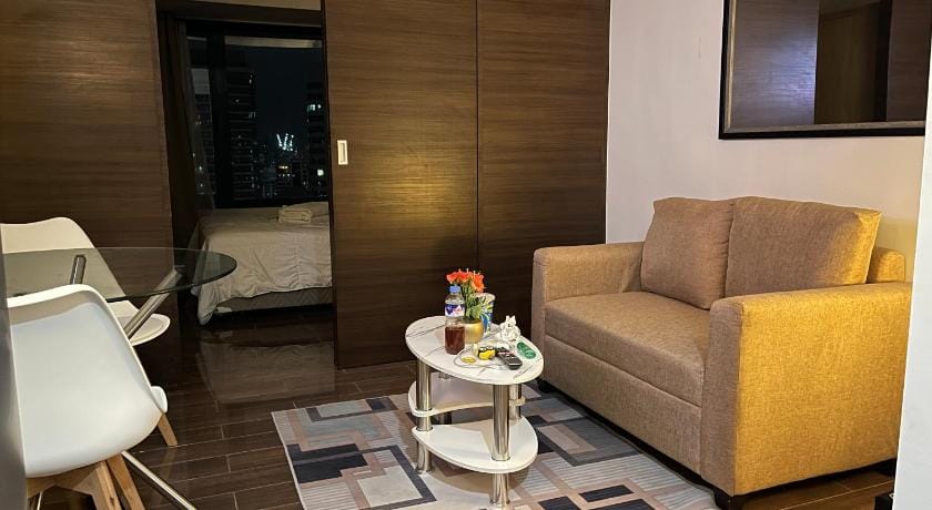 Destina@Air Residences, Makati MetroManila Netflix Apartment hotel in Makati