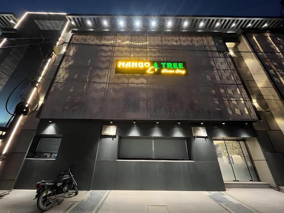 Hotel Mango Tree, Vrindavan Hotel in Uttar Pradesh