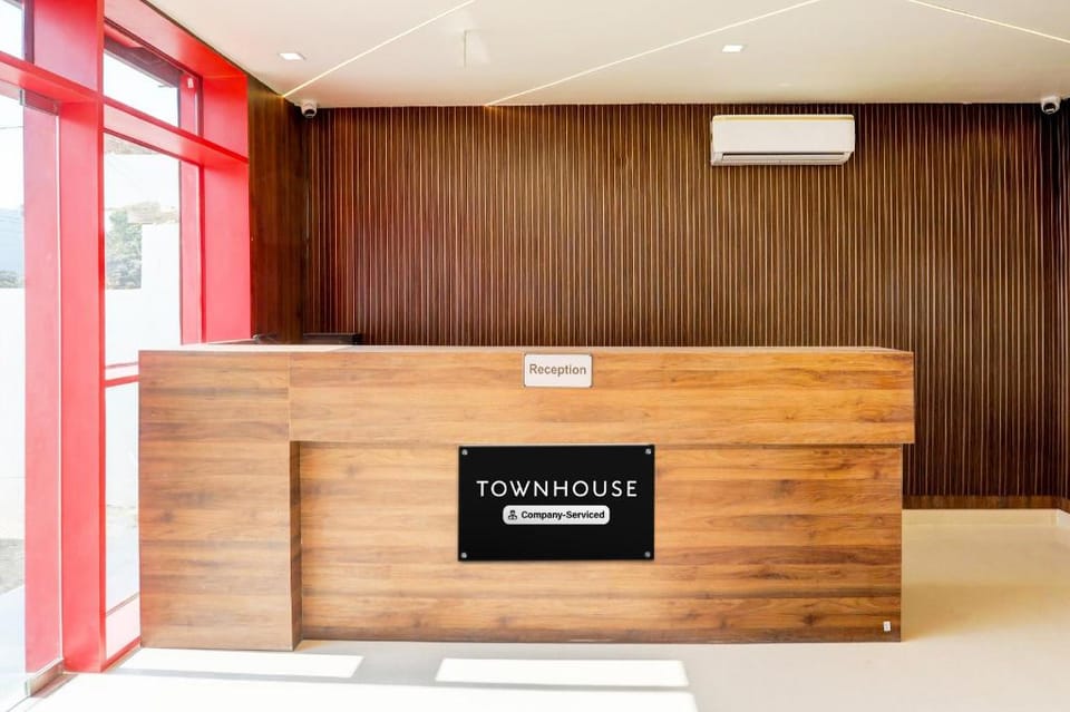 Super Townhouse Balua Road Pahadiya Hotel in Varanasi