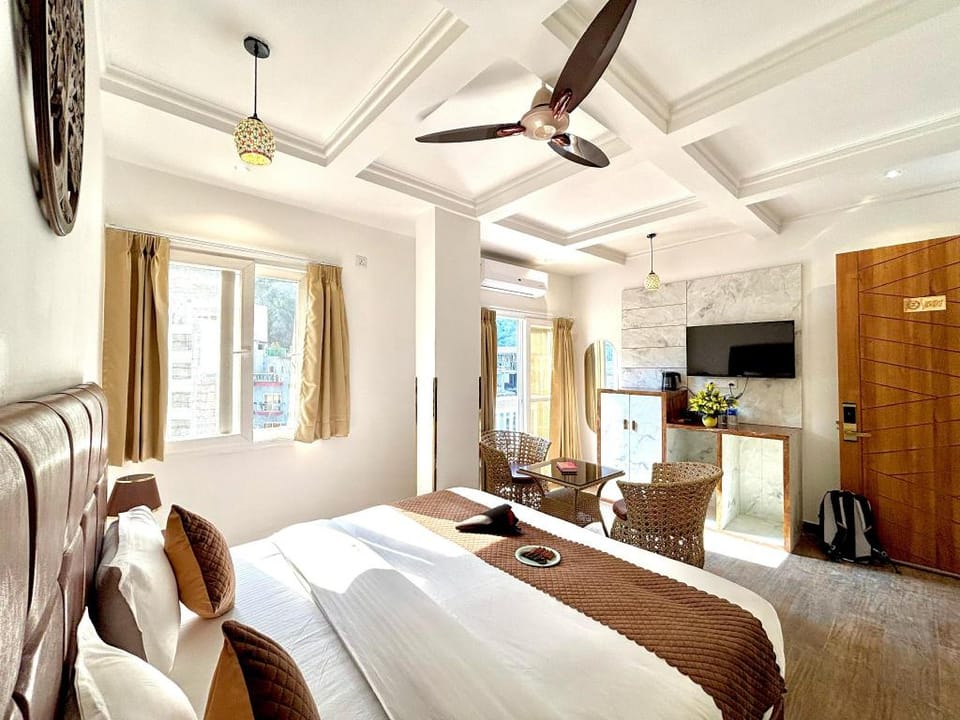Check Inn Homes - Rishikesh Tapovan Hotel in Rishikesh