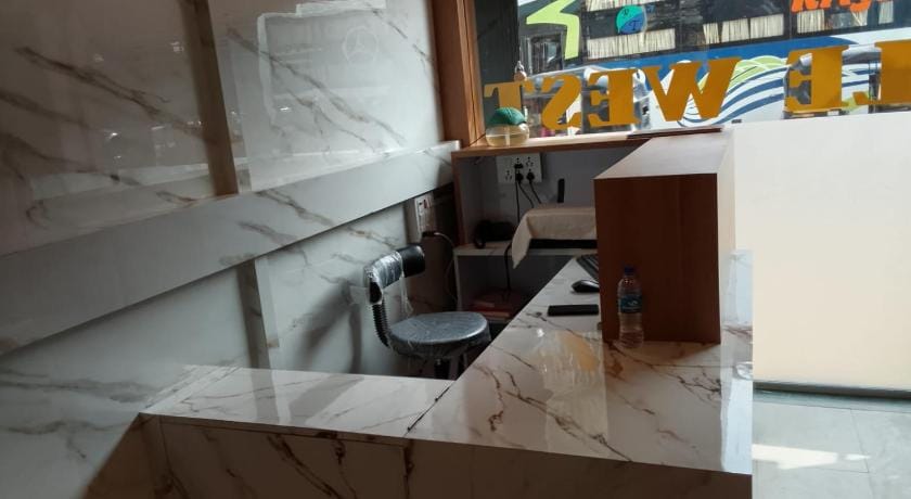 Hotel Le West Near Exhibition Center Hotel in Mumbai