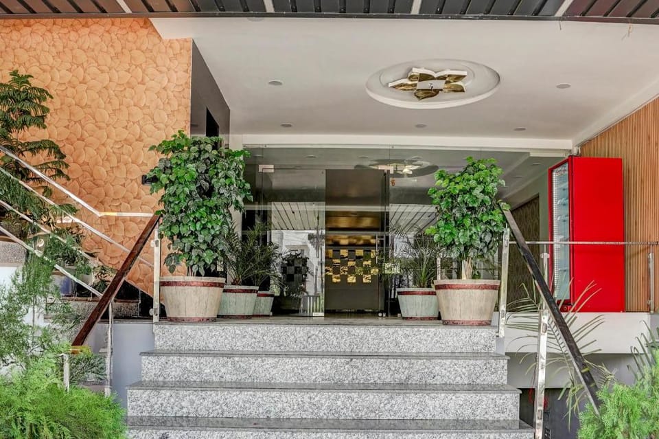 Super Collection O Ram Mandir Ayodhya Formerly Hotel Aarambh Hotel in Uttar Pradesh