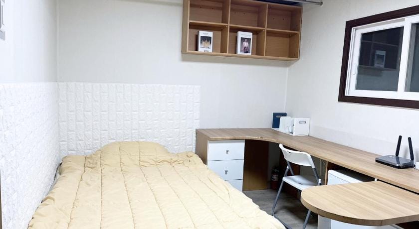 Sinchon S Stay Capsule hotel in Seoul