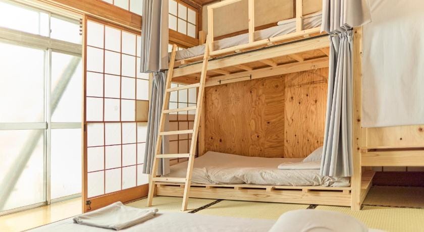 KARASUYA GuestHouse Bed and Breakfast in Japan