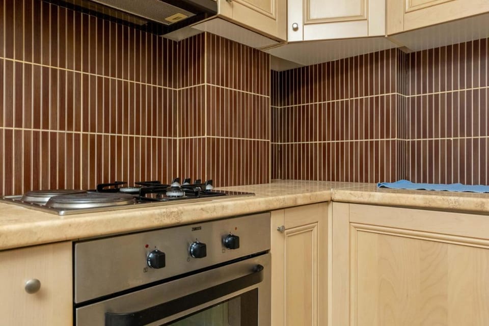 Tirent Apartment - Spacious 2-Bedroom Stay Near Liqeni i Thatë Apartment in Tirana