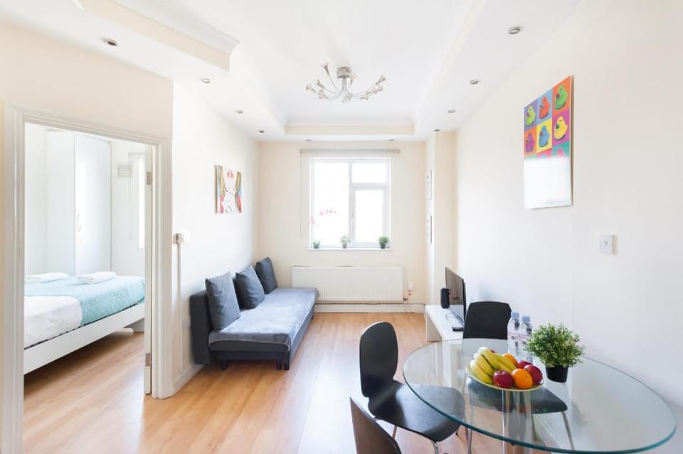 Euston Budget Apartment and Rooms Bed and Breakfast in London Borough of Islington