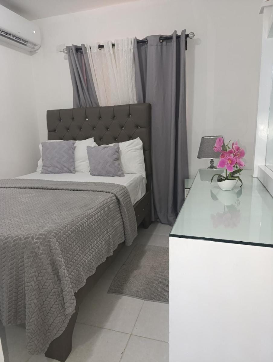 "comodidad, seguridad y cercano a todo" Apartment in Santo Domingo Este
