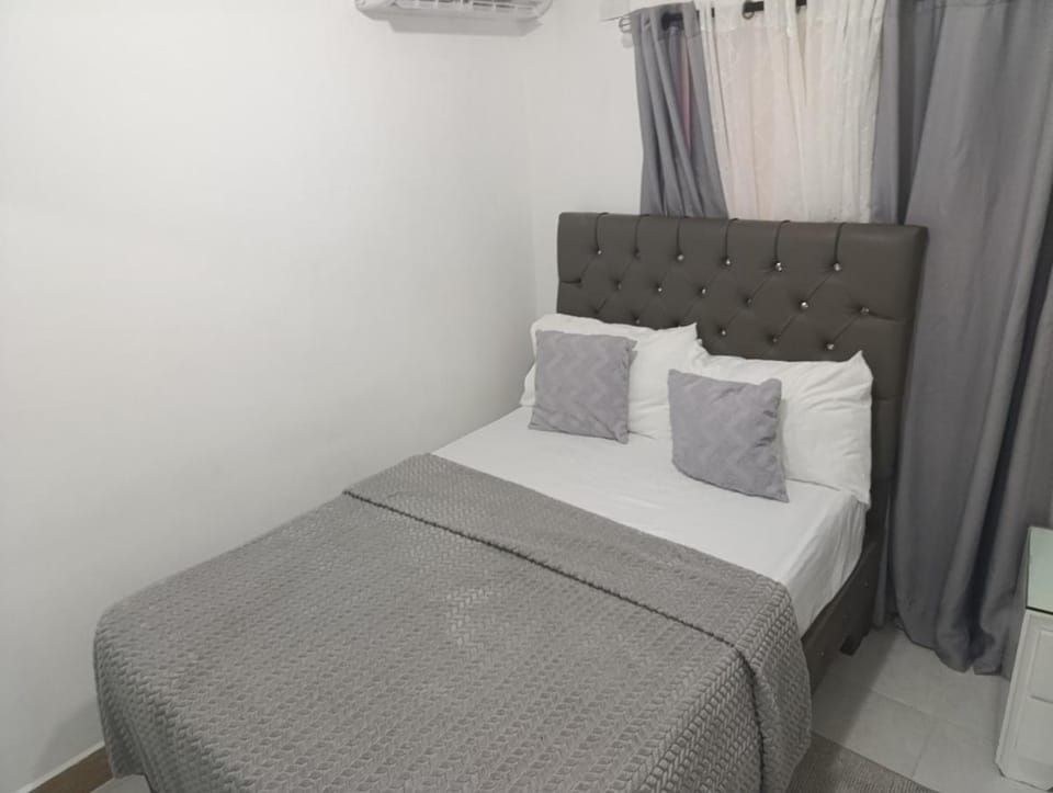 "comodidad, seguridad y cercano a todo" Apartment in Santo Domingo Este