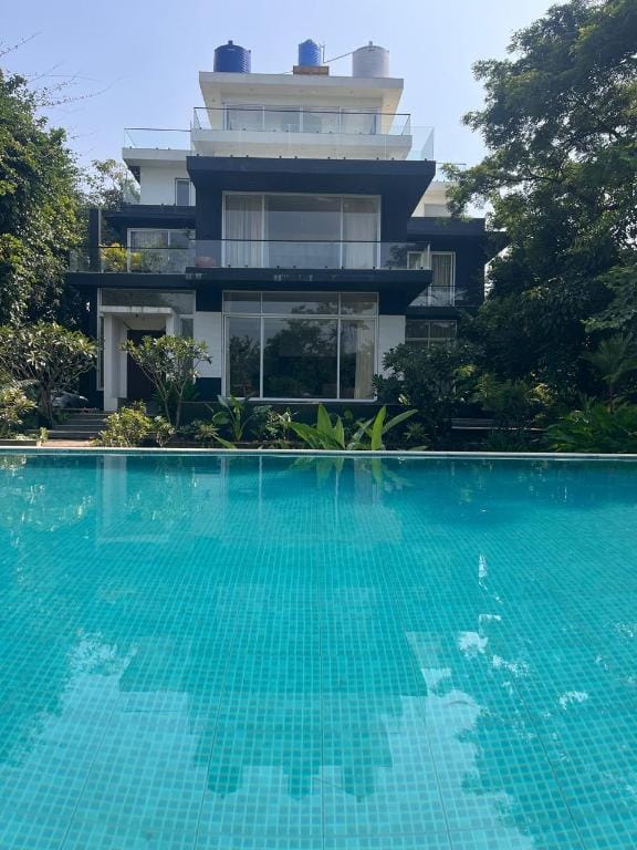 Bombora - Indulge in Luxury Vacation rental in Alibag