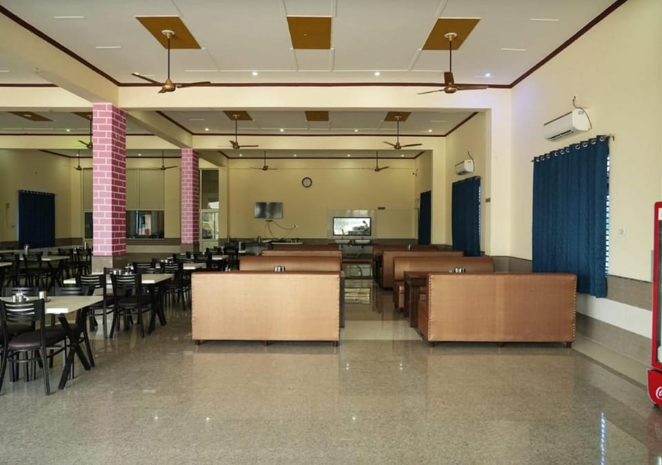 Hotel Royal Galaxy Chhata Country House in Haryana