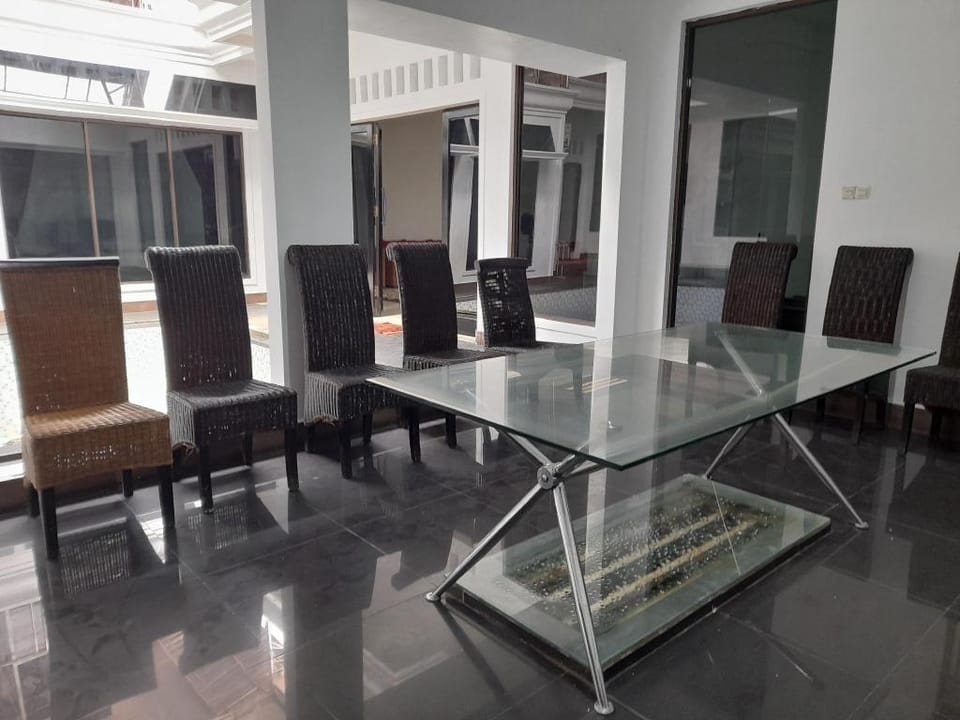 10 FF Guest House Syariah   Vacation rental in West Java