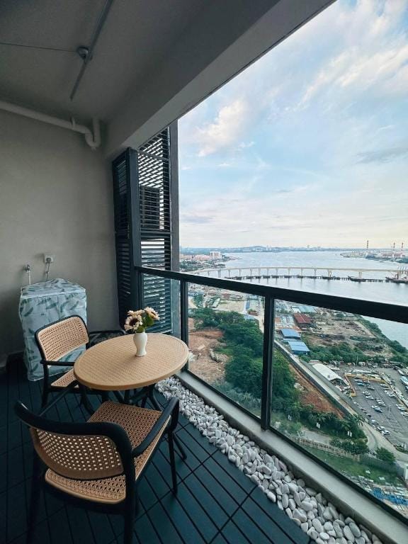 Scenic Seaview 2BR unit at R&F SeineRegion byAnju Apartment in Johor Bahru