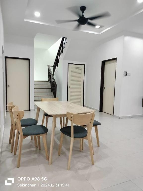 Sekinchan SeaView Garden 20pax 6R6B HighFlr 看海空中花园 Apartment in Selangor, Malaysia