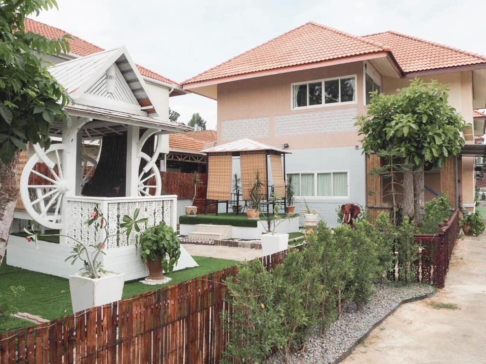 Wara Pool Villa Sam Roi Yot Apartment in Prachuap Khiri Khan, Thailand