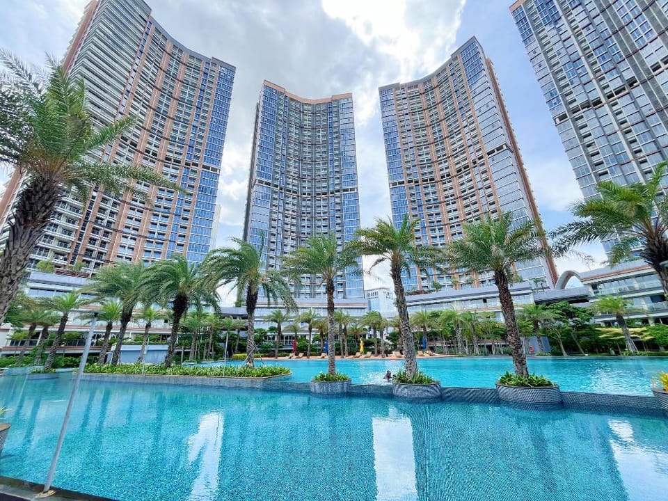 OneHOME Gold Coast PIK Sea View Apartments Hotel in Jakarta