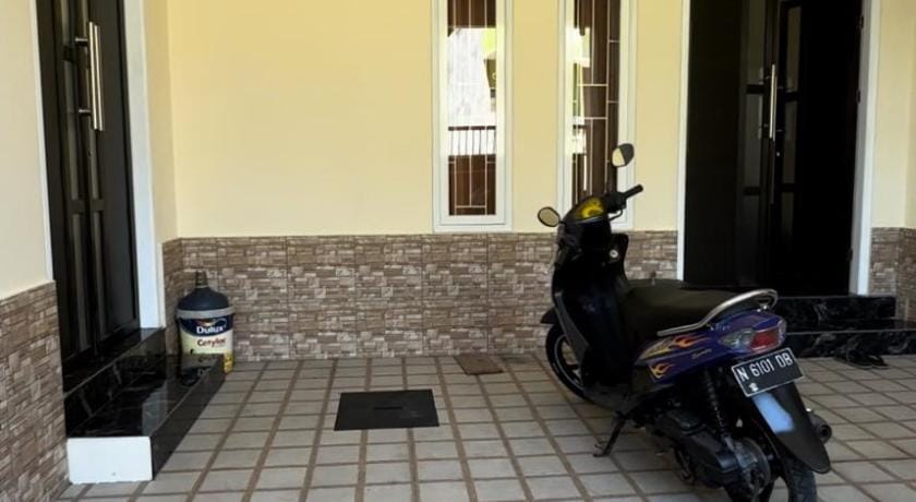 Villa 705 Rooftop 3 Lantai Private Pool 4 Bedrooms Vacation rental in Batu