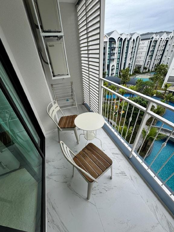 HALO 1BDR. 600m to beach.  Gym. Сhildren's area. Apartment in Phuket