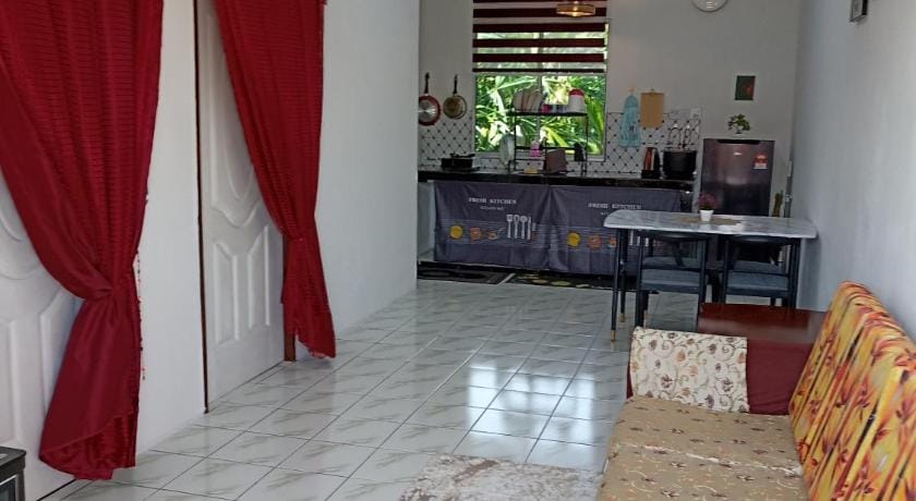 Haji Ineng Homestay- Guest House Vacation rental in Kuching