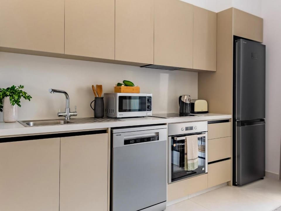 Sanders Eduardovich - Cozy2 Bedroom with Balcony Apartment in Limassol City