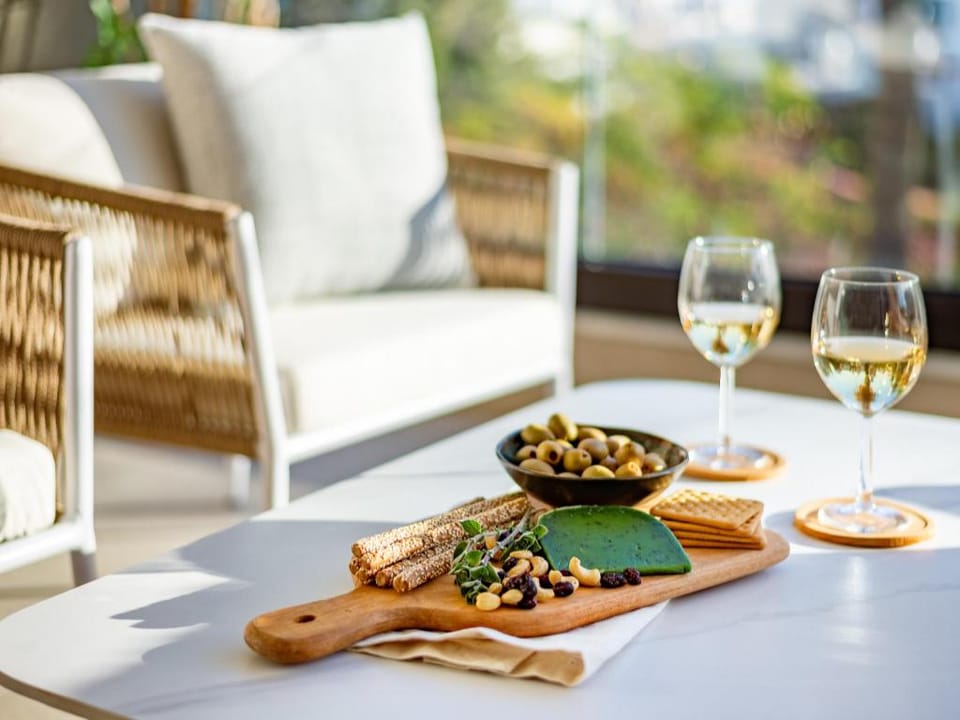 Sanders Eduardovich - Spacious3 Bedroom with Private Rooftop Apartment in Limassol City