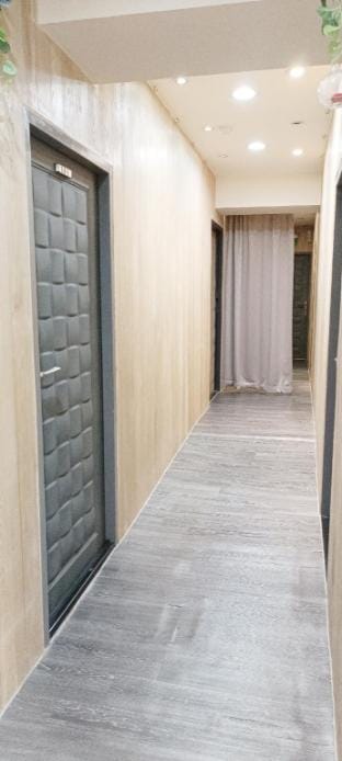 Bright Room with Private Balcony, Good Remote Work Apartment in Taipei City