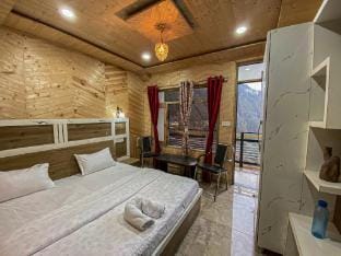 The Alpine Crest Homestay Kufri Apartment in Himachal Pradesh