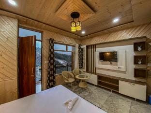 The Alpine Crest Homestay Kufri Apartment in Himachal Pradesh