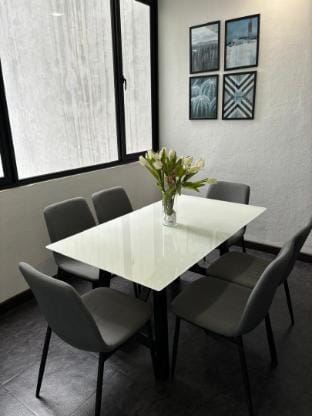 Spacious 4BR Home In Georgetown Apartment in George Town
