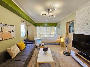 Classy & Stylish Studio, central location in BGC Vacation rental in Taguig