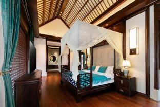 奢华亚龙湾六居千万家具KTV台球泳池别墅 Villa in Sanya
