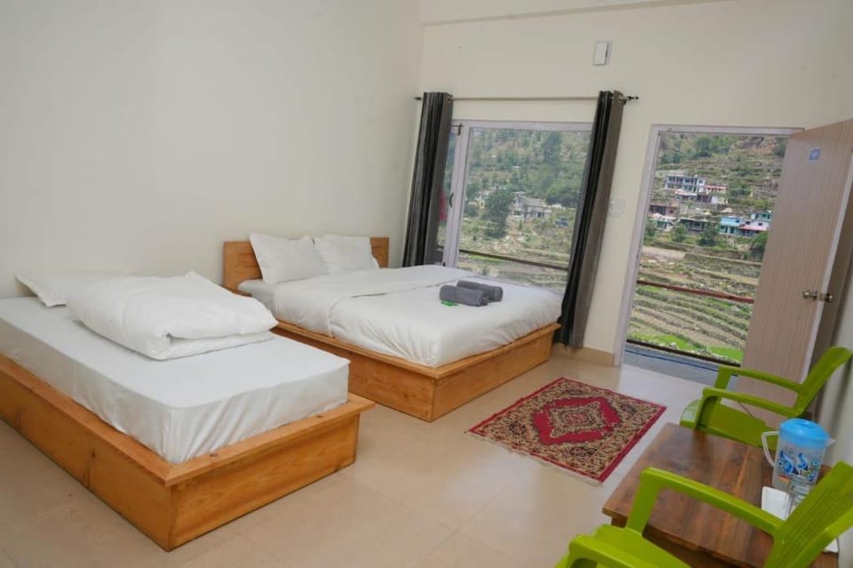 Hotel Vijay Shree & Restaurant on way to Kedarnath Hotel in Uttarakhand