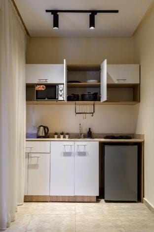Nomad Studio W/Balcony,Mokkatam, by Travelholic Apartment in Cairo Governorate