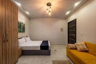 Queen Superior Studio,Mokkatam by Travelholic Apartment in Cairo Governorate